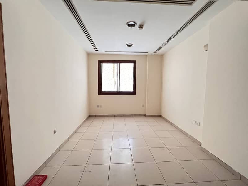 شقة في المطينة ديرة 2 غرف 52000 درهم 6230445
