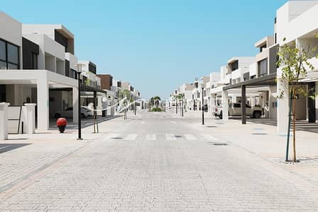 4 Bedroom Townhouse for Sale in Al Salam Street, Abu Dhabi - A Prestigious Family Home With Large Layout