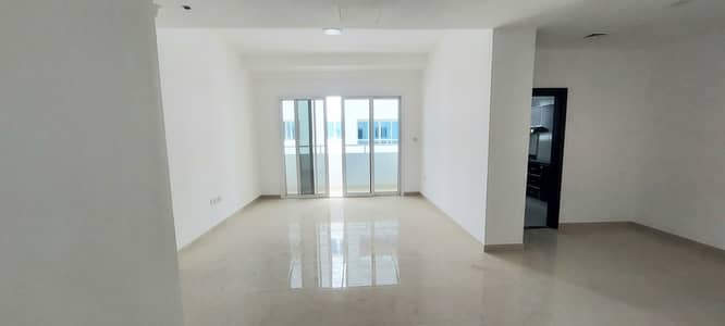شقة 1 غرفة نوم للايجار في أرجان، دبي - شقة في بناية عبد الواحد بن شبيب أرجان 1 غرف 43000 درهم - 6232862