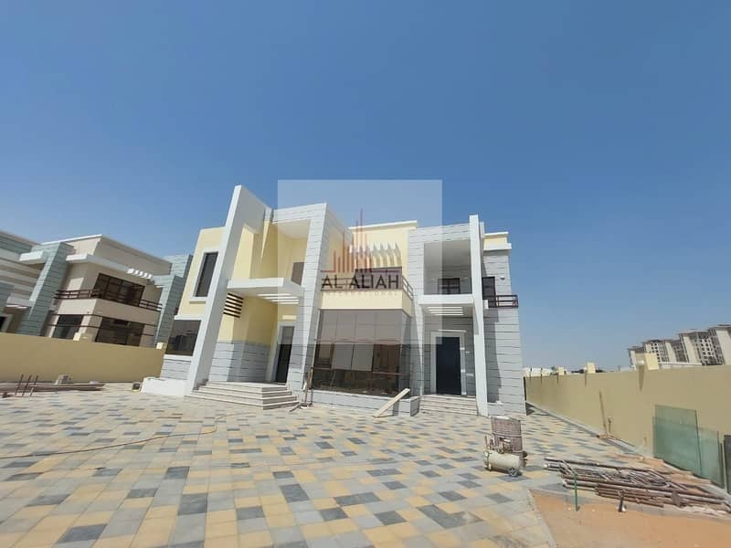 Elegant  5 BR Villa For Sale in Khalifa City A !
