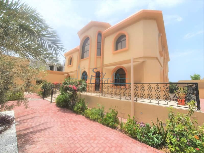 Beach Villa|Large 5BR+Maid+Driver|Perfect Location