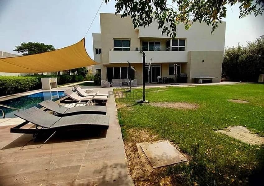 Amazing Luxury 6 Bedrooms  Villa with Garden & Pool For Rent