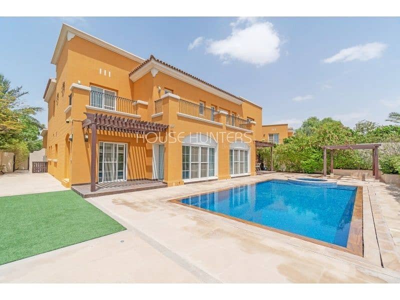 Hot Listing|Perfect Location|Upgraded|Private Pool
