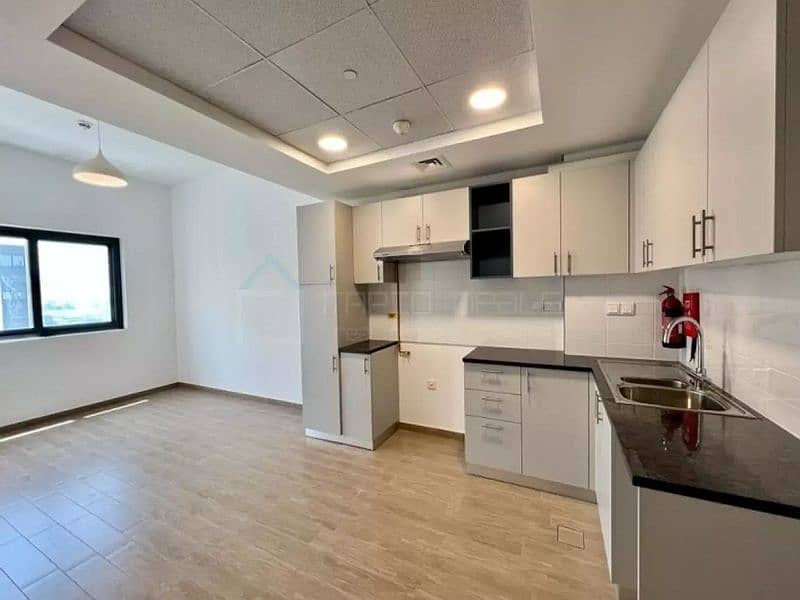 Brand new 2BR with Balcony | Close 2 Metro | Move in today !