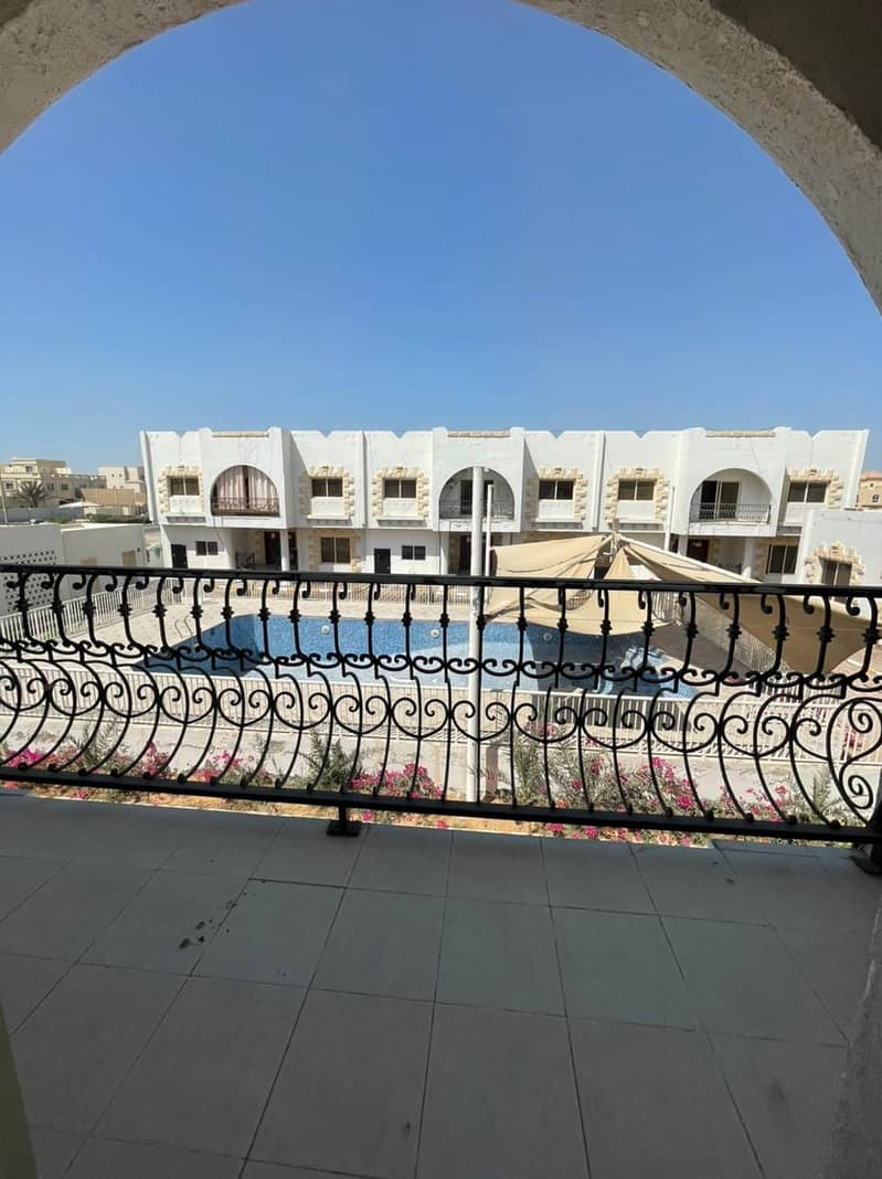 Book now!!!balcony looking the pool / 3100 monthly