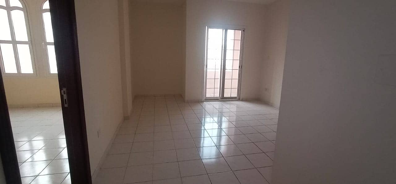 شقة في U01 الحي الإيطالي المدينة العالمية 1 غرف 30000 درهم 6238818 شقة في U01 الحي الإيطالي المدينة العالمية 1 غرف 30000 درهم 6238818