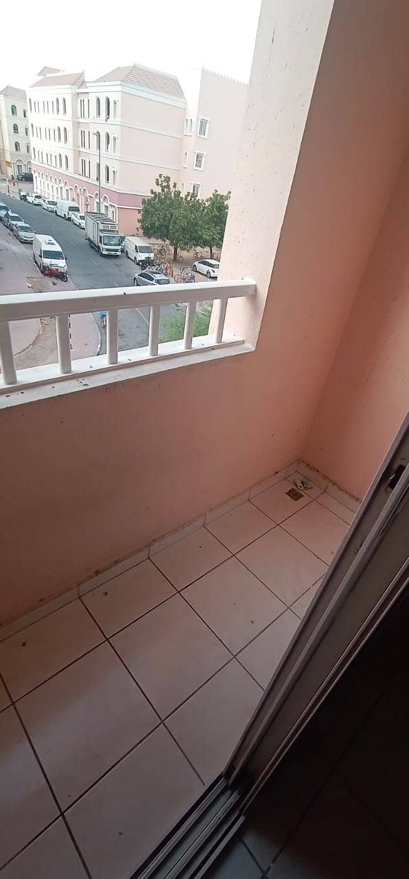 شقة في U01 الحي الإيطالي المدينة العالمية 1 غرف 30000 درهم 6238818 شقة في U01 الحي الإيطالي المدينة العالمية 1 غرف 30000 درهم 6238818