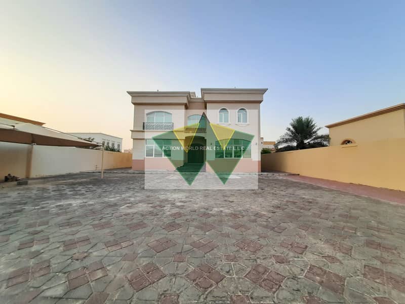 stand alone villa 5 Master bedroom villa with Diver Room  outside maid room and central ac have Separate majlis