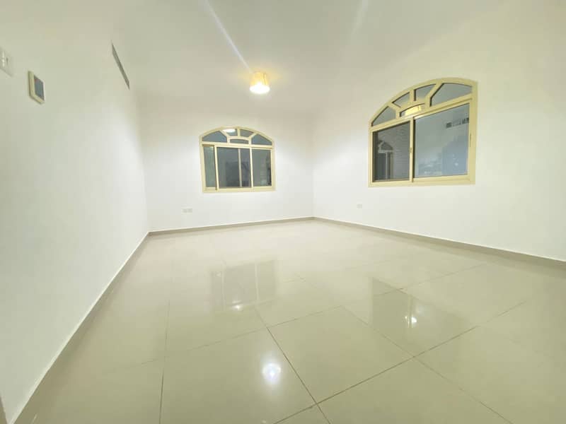 Brilliant Huge Studio, Monthly 2700, Separate Kitchen, Shared Terrace, Bathtub Washroom