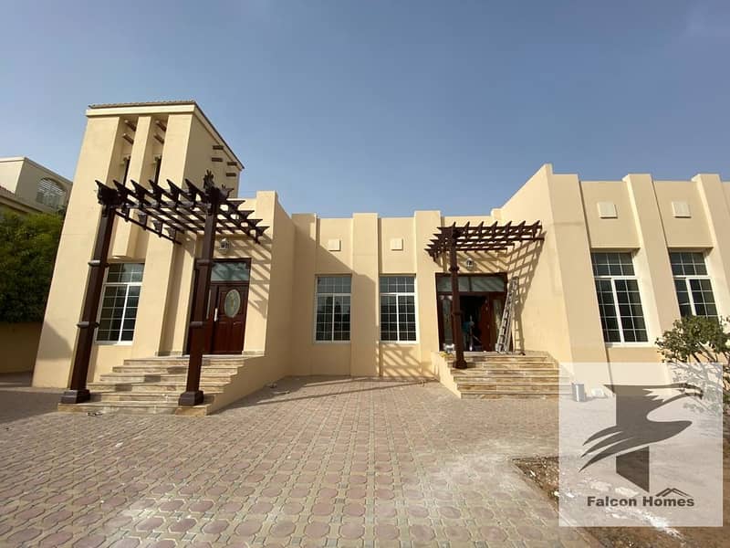 فیلا في البرشاء 3 البرشاء 4 غرف 280000 درهم 6242086