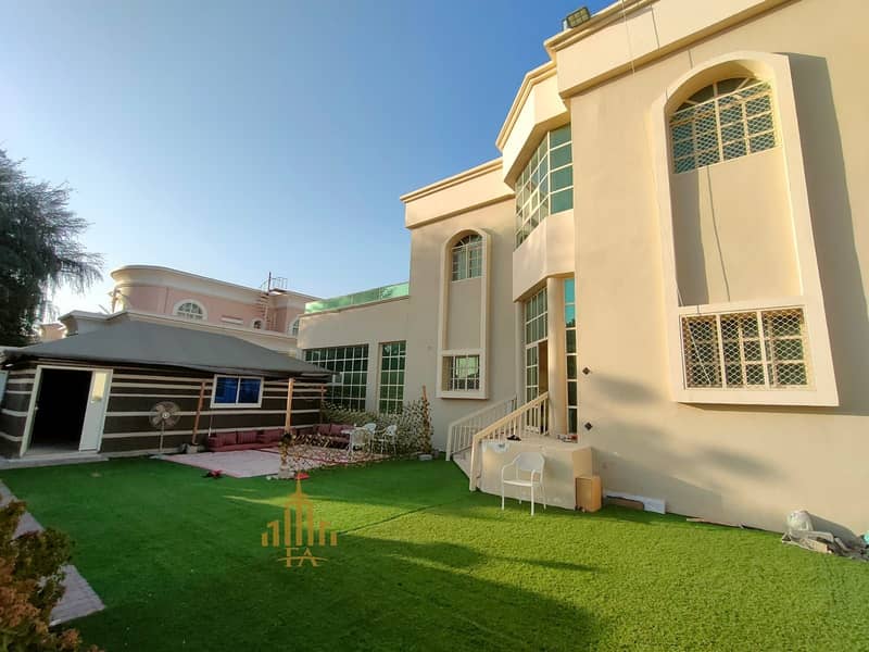 BANIFITABLE INVESTMENT  VILLA FOR SALE 5 BADROOMS WITH MAJLIS HALL IN (AL RAWDA 3) AJMAN 1,200,000/- AED ,