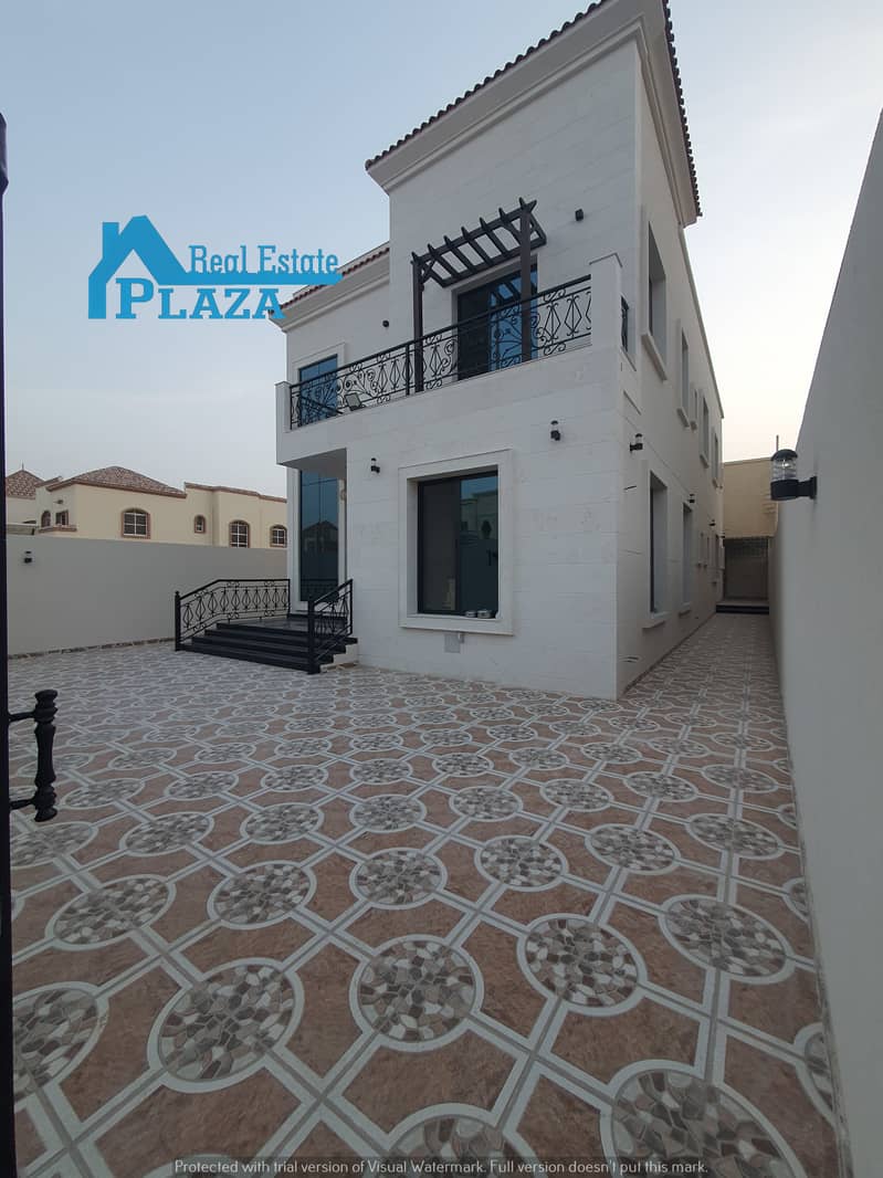 For sale villa in a prime location - very excellent finishes - large building area - freehold for all nationalities With a very simple monthly install