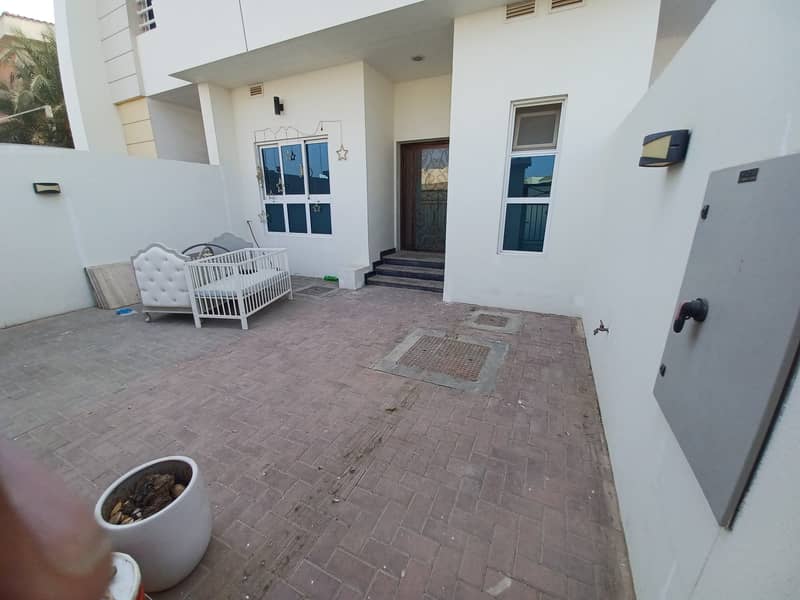 Комплекс вилл в Мирдиф, 3 cпальни, 115000 AED - 6244243