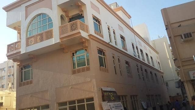 STUDIO FLAT FOR BACHELORS AND SUBLEASE SHARING IN BUR DUBAI ONLY 39000/- PER YEAR