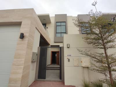 4 Bedroom Villa for Sale in Tilal City, Sharjah - Living room