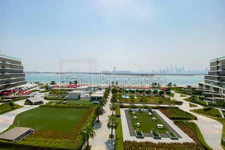 3 Bedroom Apartment for Sale in Palm Jumeirah, Dubai - Incredible Viwes | Upgraded | Beachfront