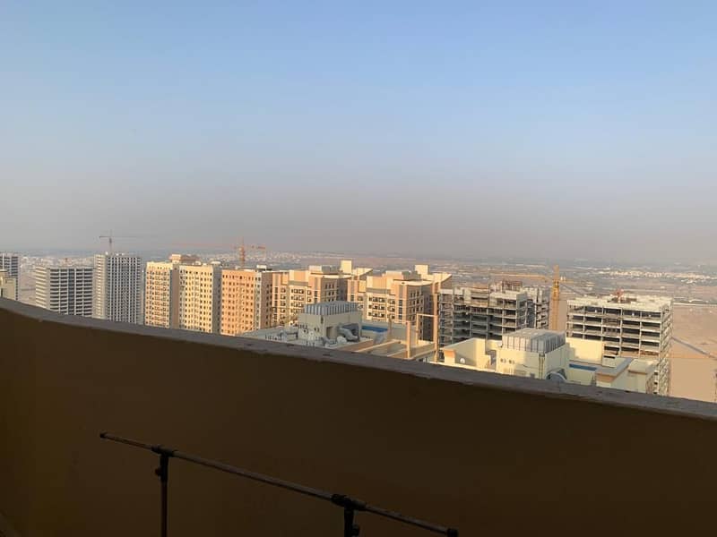 شقة في برج الزنبق مدينة الإمارات‬ 1 غرف 2000 درهم - 6236567