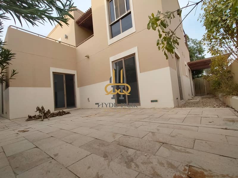 Luxury Family 3 Master BR Villa / Lovely Garden / Prime Location / Ready to Move in