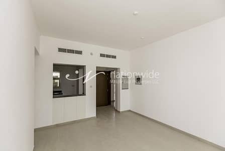 1 Bedroom Apartment for Sale in Al Ghadeer, Abu Dhabi - A Stylish Modern Unit With Stellar Amenities