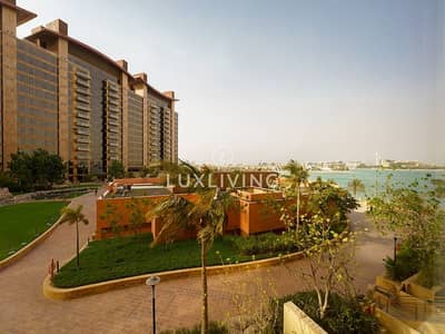 3 Bedroom Apartment for Rent in Palm Jumeirah, Dubai - Modern Design | Prime Location | Beach Access