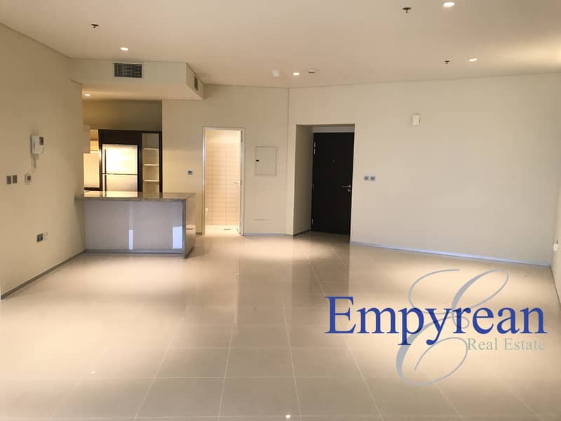 2 One Month Free Spacious one Bed room Sea view Next to Fairmont Sheikh Zayed Road
