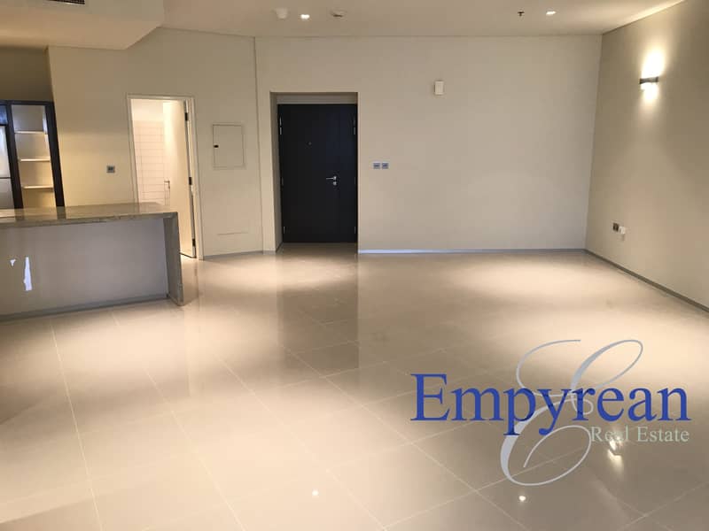 4 One Month Free Spacious one Bed room Sea view Next to Fairmont Sheikh Zayed Road