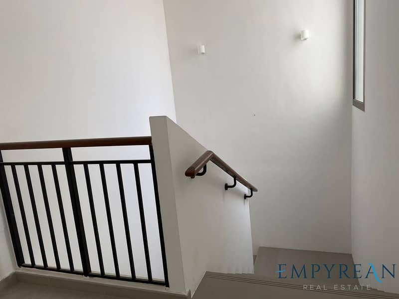 14 COMMUNITY LIVING  | CLOSE TO THE POOL AND PARK  | 3BR+ MAID