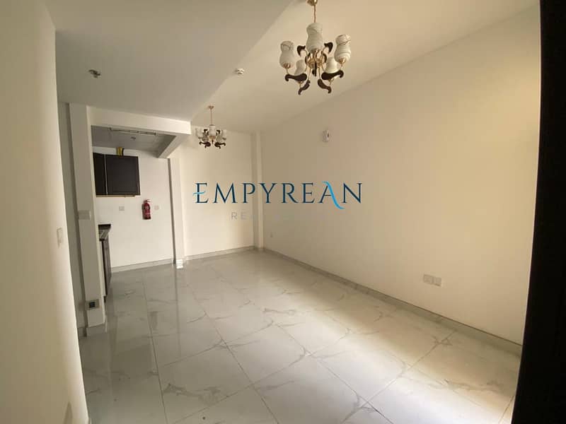 Cheapest Apartment all over Jaddaf  | With Balcony