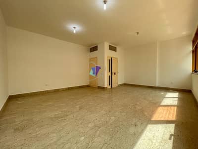 Renovated 3 BHK with Maid Room | NO Commission | Corniche