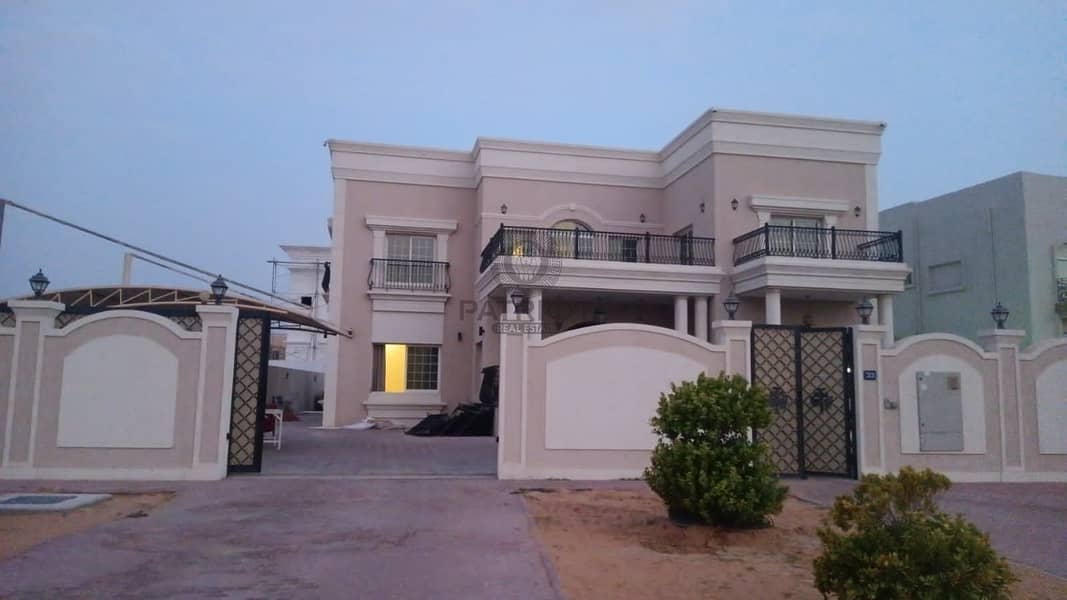 LAVISH HUGE LAYOUT 5 BR WITH SERVICE BLOCK VILLA JUST 299,999