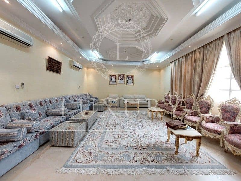 Spacious Villa Located In The Heart Of Toweyya