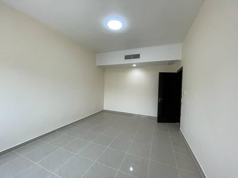 شقة فاخرة غرفتين وصالة للإيجار في برج P-171  –ابو ظبي –معسكر آل نهيان شرق (25 ) قطعة (C )