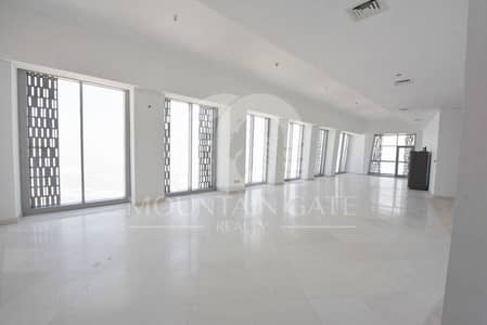 3 Bedroom Penthouse for Sale in Dubai Marina, Dubai - Private Pool with 3 parkings Stunning Panoramic sea view