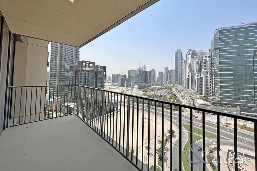 2 Beds | Vacant on Transfer | Modern Tower