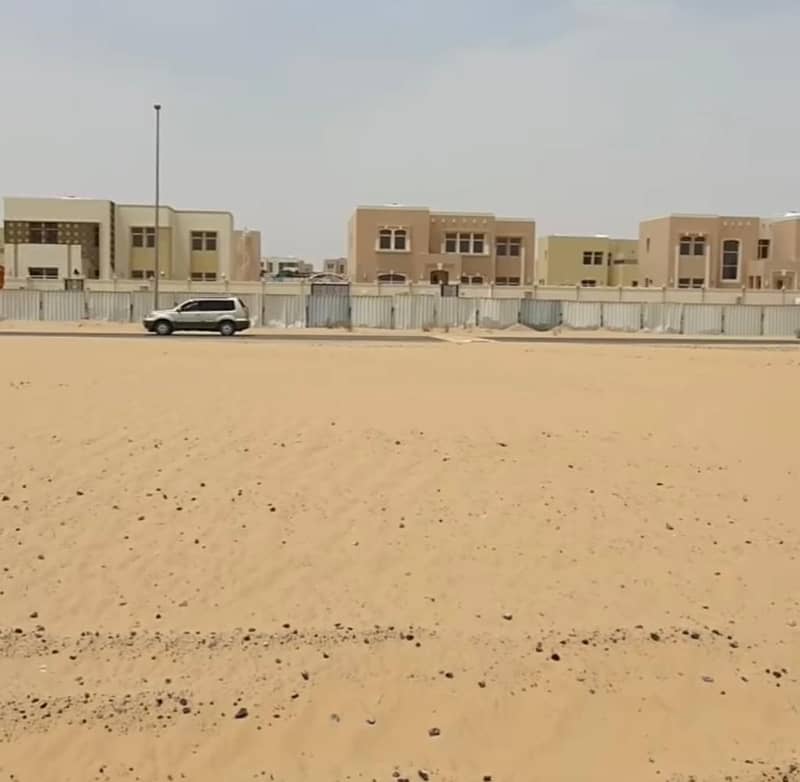 ارض سكنية في روضة القرط 500000 درهم - 6097298