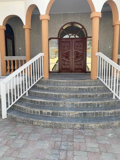 5 Bedroom Villa for Sale in Al Ramaqiya, Sharjah - Villa for sale in the most prestigious areas of Sharjah, Al Ramaqia area, with the possibility of bank financing without any down payments