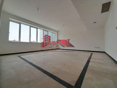 2 Bedroom Apartment for Rent in Al Wahdah, Abu Dhabi - Luxurious 02 Bedrooms Hall With 02 Bathrooms In High Raise Tower
