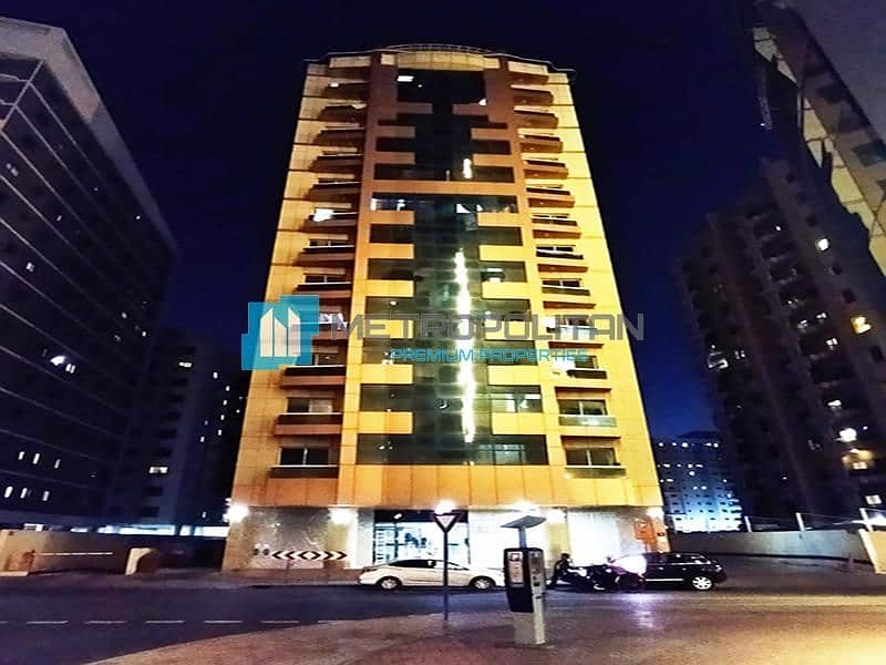 位于阿尔纳赫达（迪拜）街区，阿尔纳赫达2号街区 的商业大厦 42000000 AED - 6179116