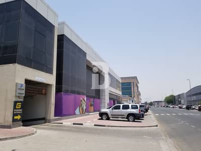 معرض تجاري  للايجار في شارع الشيخ زايد، دبي - معرض تجاري في مبنى روابه شارع الشيخ زايد 1079400 درهم - 6265864