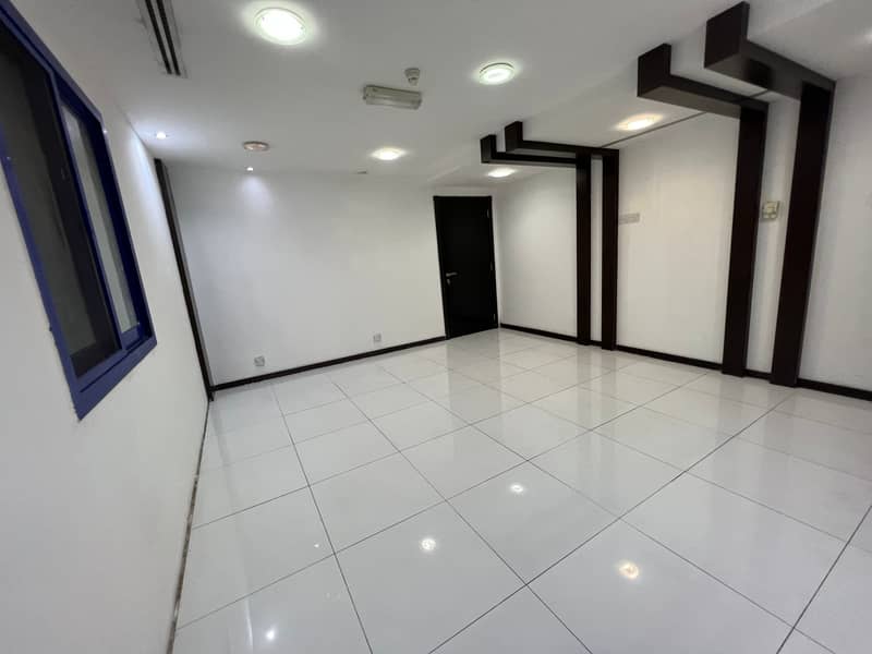 OFFICES AT ATTRACTIVE PRICES WITH FREE UTILITIES NO COMMISSION