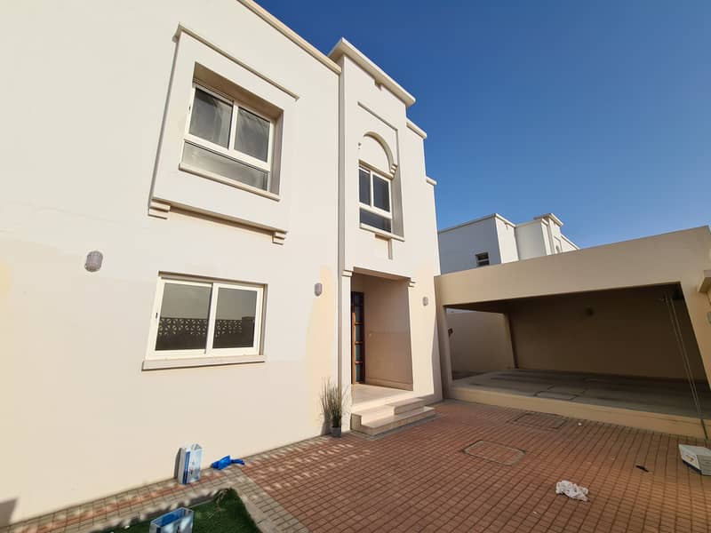 Spacious  4bhk Villa Rent 85000 AED ,Maid room, Parking in Barashi