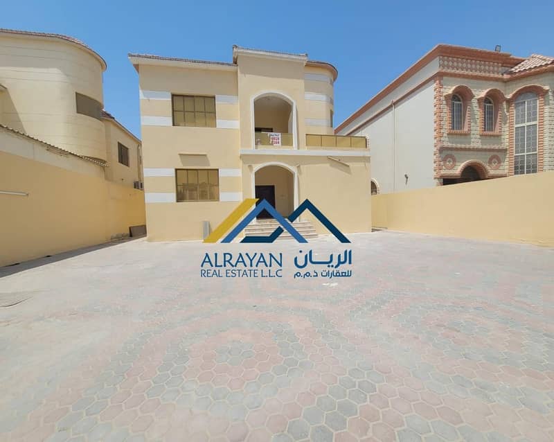 For rent in Al Mowaihat, a very clean villa on the tar street, with new air conditioners, in the yard, and very large areas