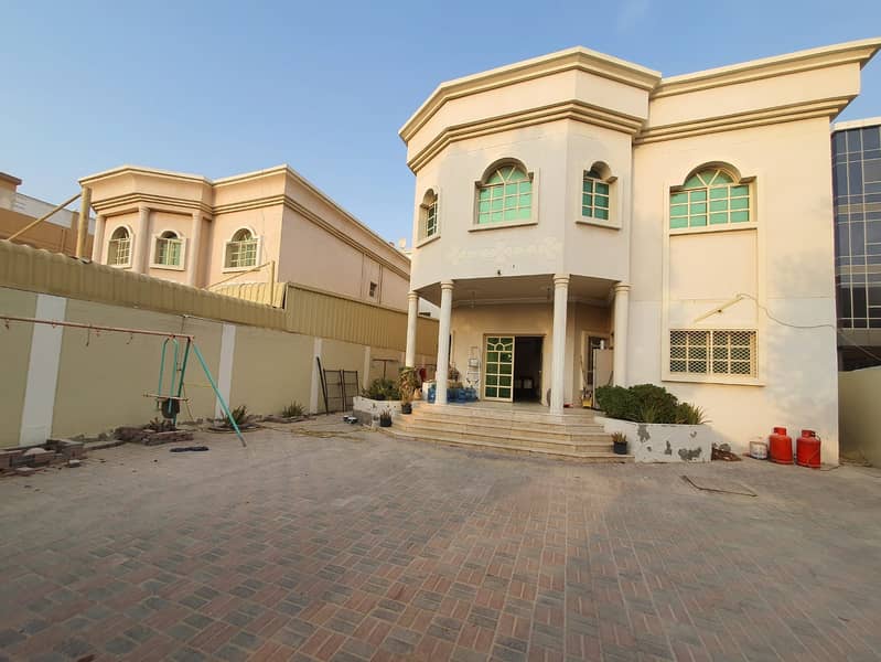 Villa for sale in Al Rawda * Personal finishing * Very excellent location * With electricity and water * Freehold