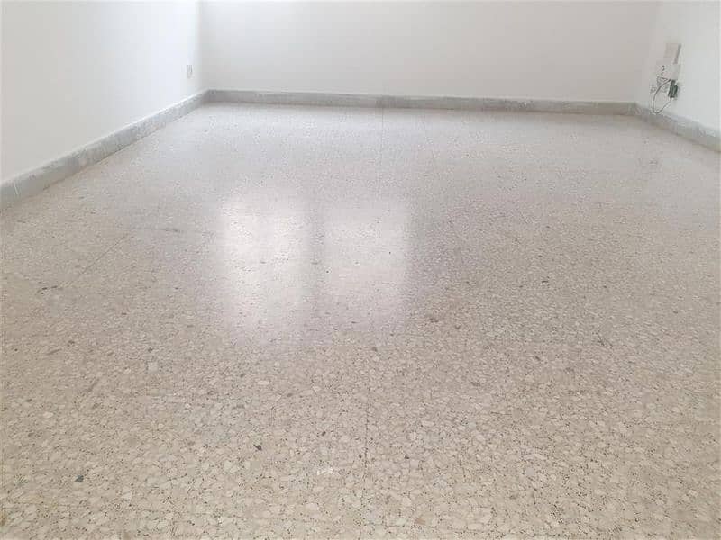 1 BEDROOM APRTMENT CENTRAL AC /  ON HAMDAN STREET FOR RENT 38000/=