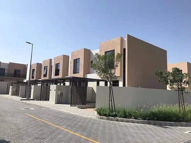 فيلا 3 غرف جاهزة للسكن , دون رسوم خدمات, مخرج دبي