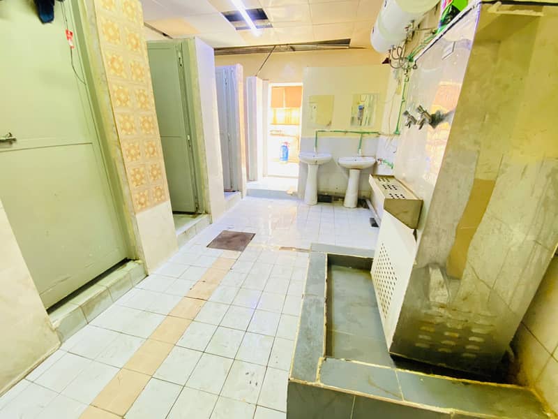5 BATH ROOM AREA