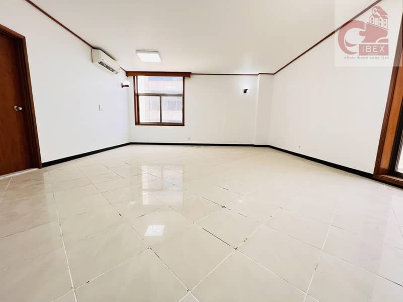 شقة في المطينة ديرة 3 غرف 72000 درهم 6279796