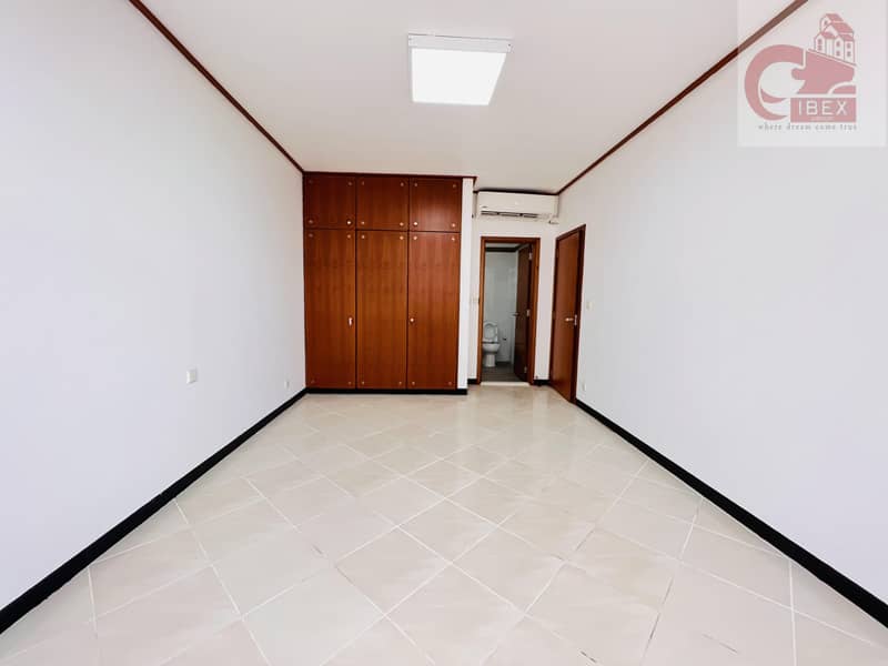 شقة في المطينة ديرة 3 غرف 72000 درهم 6279796