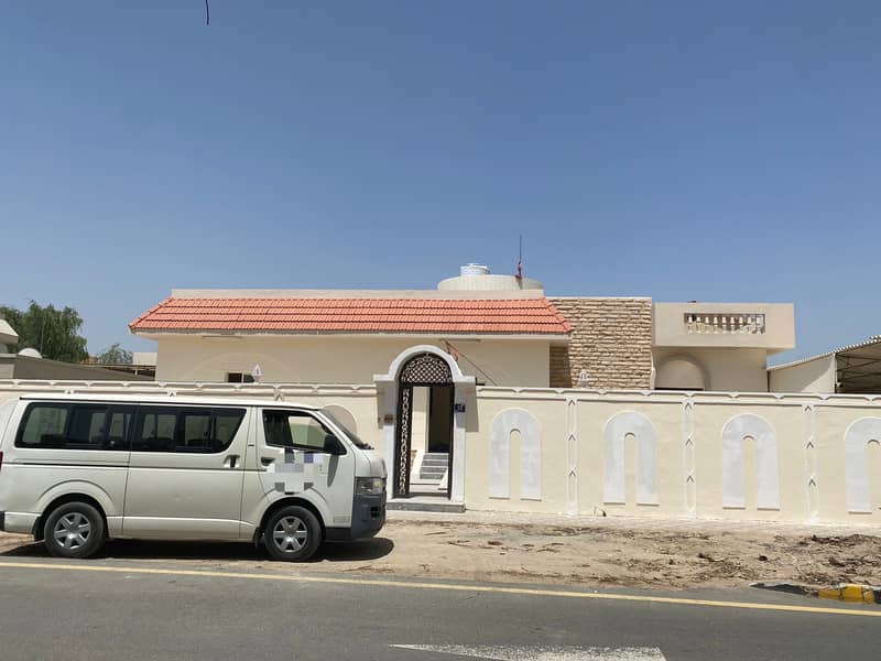 One Floor Villa for rent in Al Hamidiyah 4 rooms and a hall  And an annex consisting of an externa