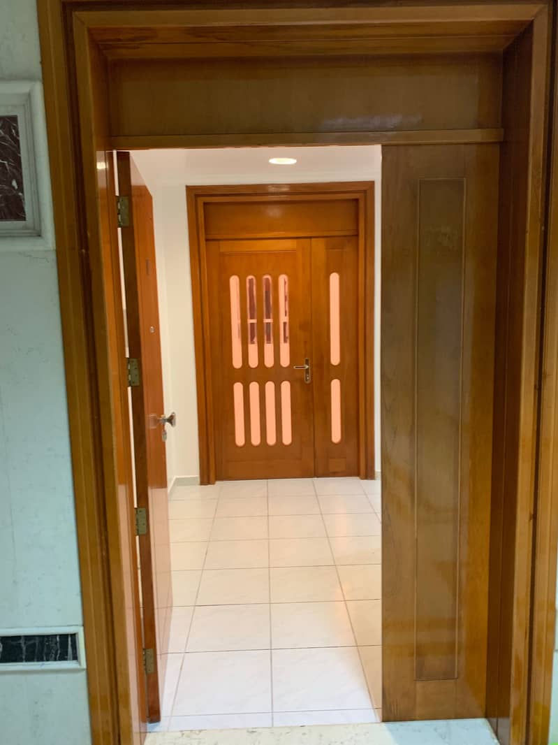 SPACIOUS 1 BHK AVAILABLE IN MADINAT ZAYED, 2 BATHROOMS, NEW BUILDING